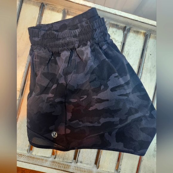 lululemon athletica Pants - Lululemon Hotty Hot Low Rise Shorts Camo